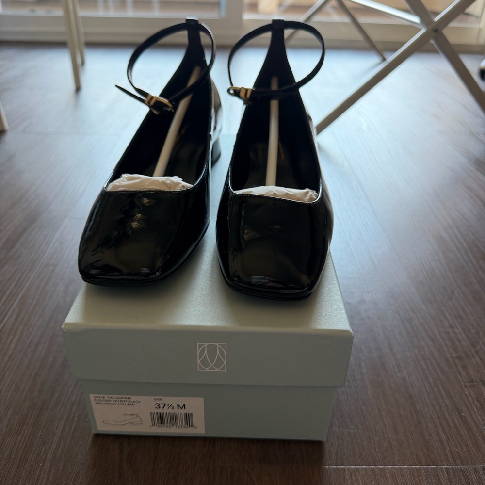 Margaux - The Daphne in Patent Black, EU 37.5 - Picture 4 of 5